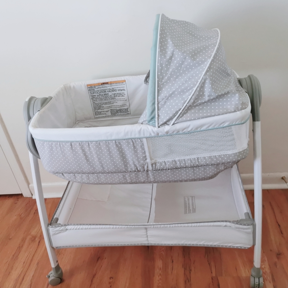 GRACO Baby bassinet and changer